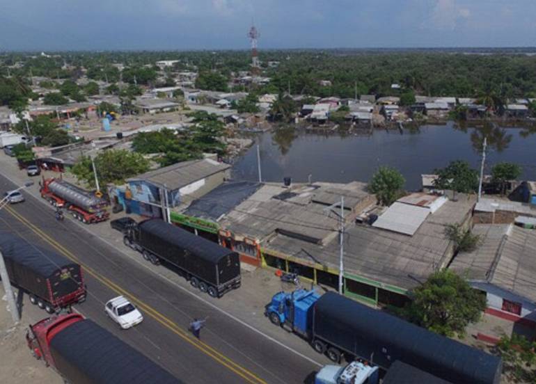 La variante de segunda calzada Ciénaga-Barranquilla descongestionaría el tráfico en la Troncal del Caribe. /FOTO CARACOL RADIO