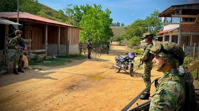 Ejército en la vereda Lejanías de Remedios, Nordeste de Antioquia. Foto: Ejército Nacional.
