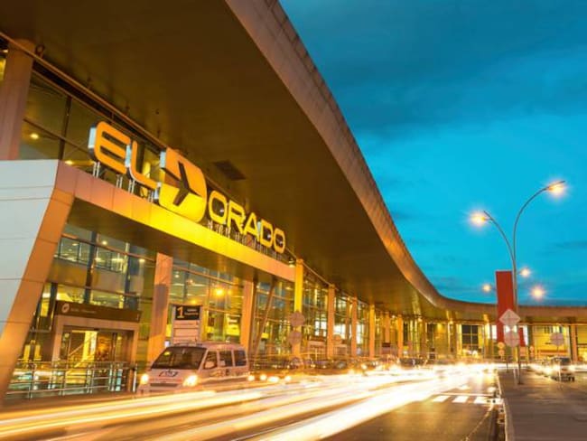 Falla en luces de pista del aeropuerto El Dorado genera retraso en vuelos