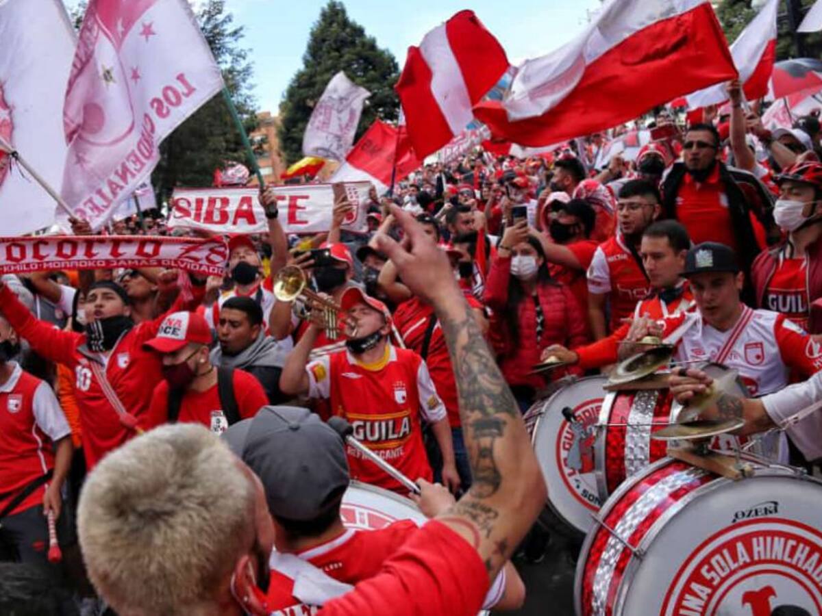 Aglomeraciones de hinchas y pocas medidas de bioseguridad en final del FPC