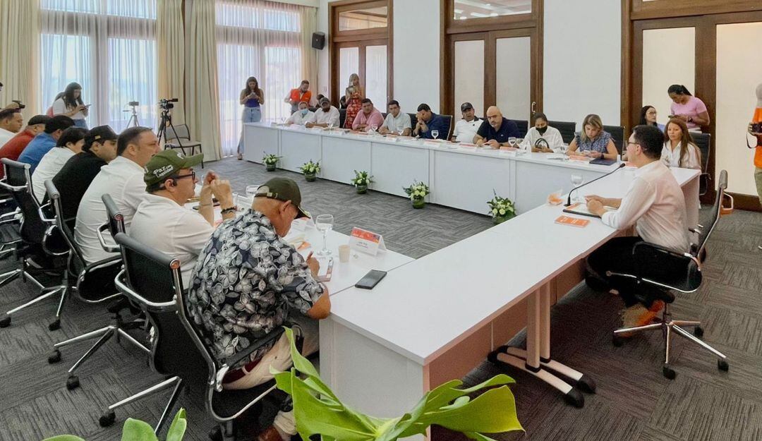 Reunión Gobernador y alcaldes