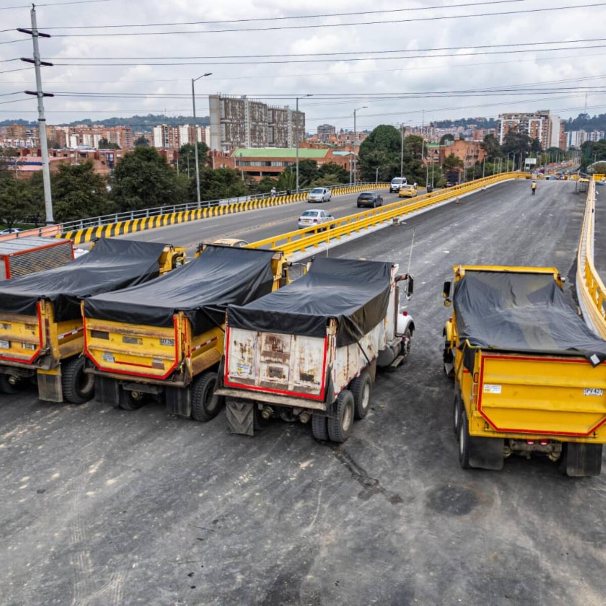 Avanzan las pruebas de carga en el puente de la calle 153 con Autopista Norte en Bogotá