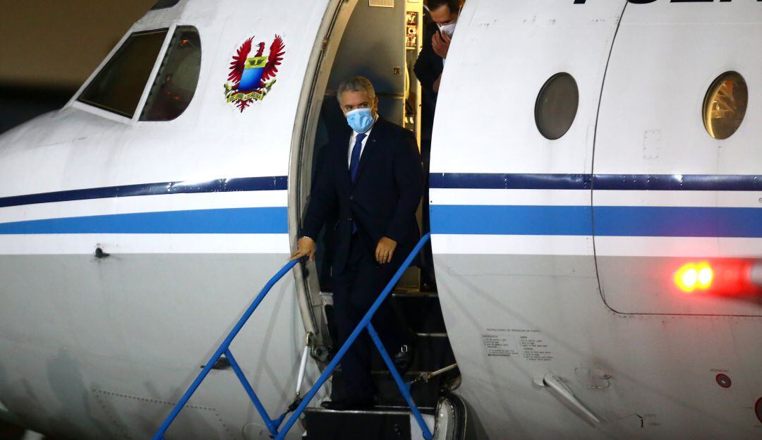 Presidente Iván Duque llegando a Perú.