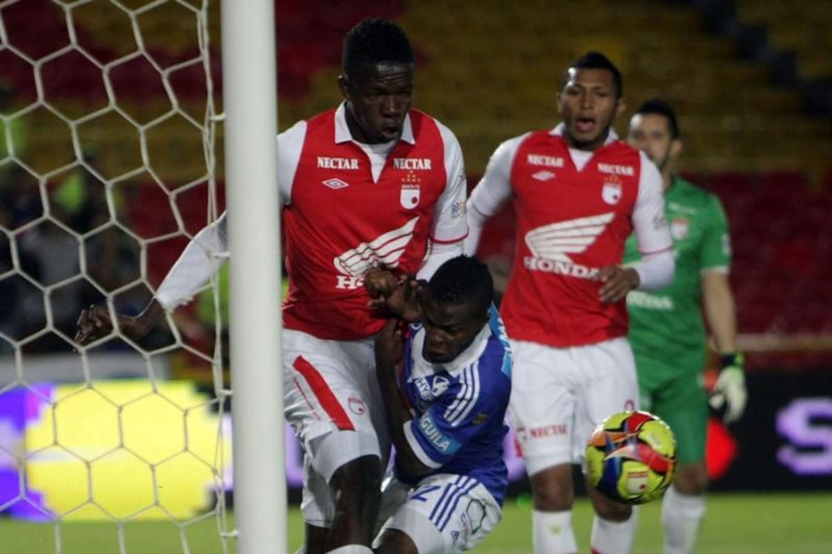 Santa Fe y Millonarios volvieron a empatar sin goles en el segundo clásico del torneo finalización. Santa Fe terminó jugó con diez hombres durante 66 minutos por la expulsión de Silvio González.