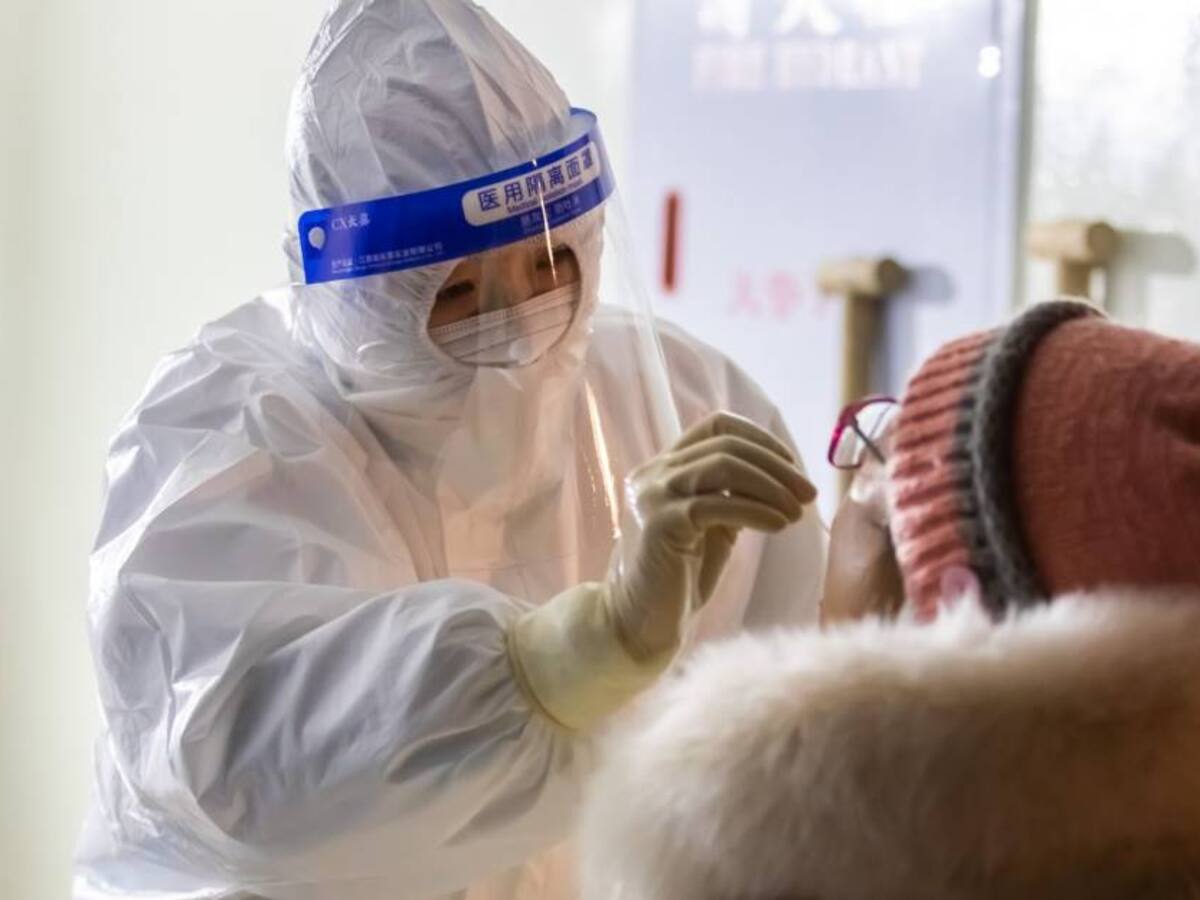 Contagiados con COVID-19 reciben 1.570 dólares en una ciudad china