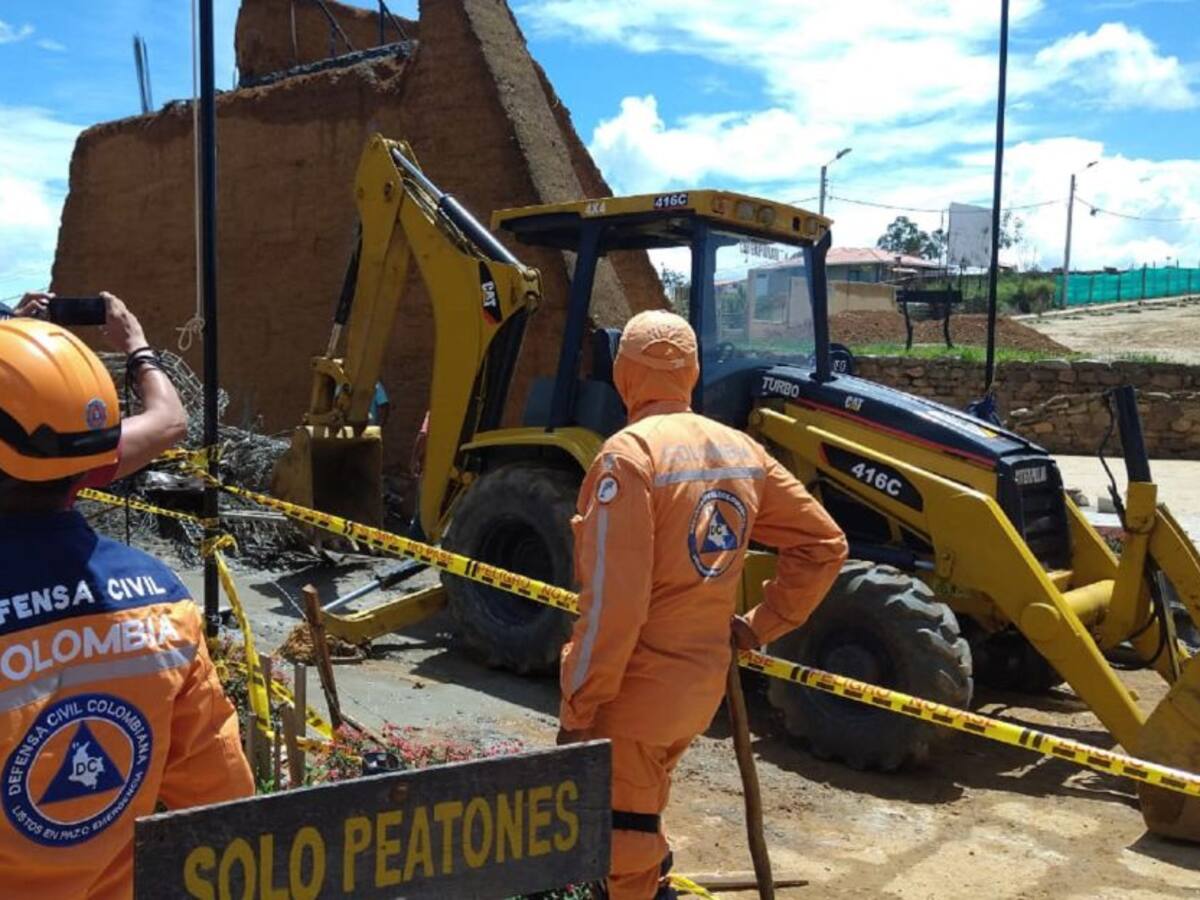 Condición estable de heridos por caída de muro en la Mesa