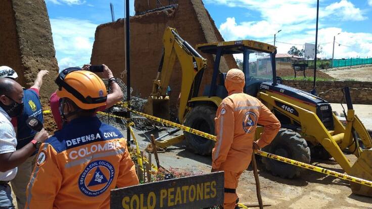 Están estables heridos por caída de muro en la Mesa de Los Santos