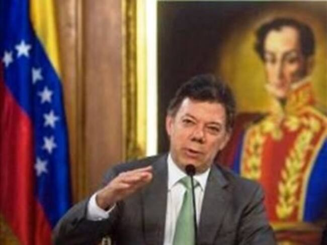 Santos dice que mantendrá buenas relaciones con Venezuela sin importar el ganador