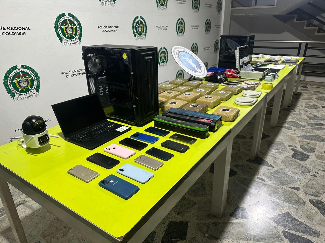 Cae red en Ibagué que usaba IA para estafar con falsas visas a EE.UU.