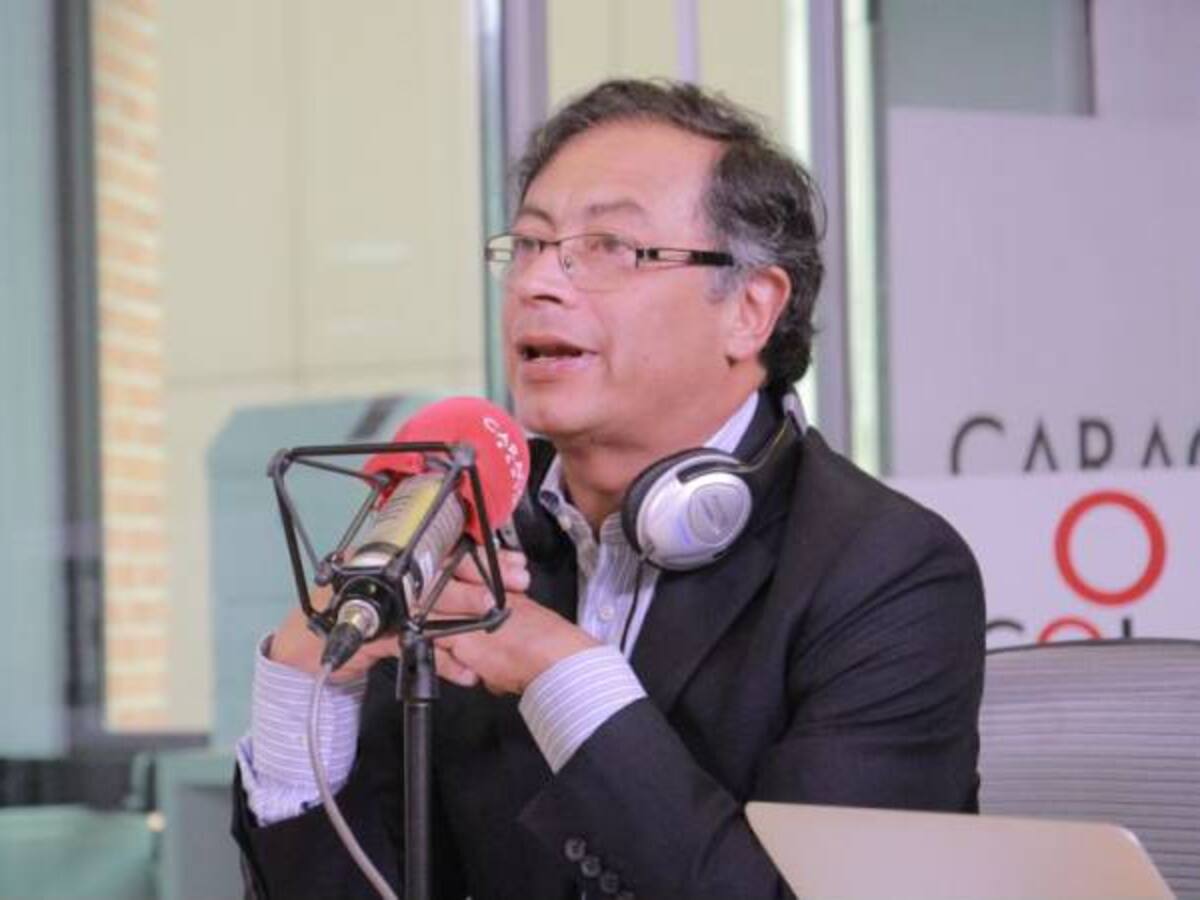 No hay que cambiar sino reparar la Constitución: Petro