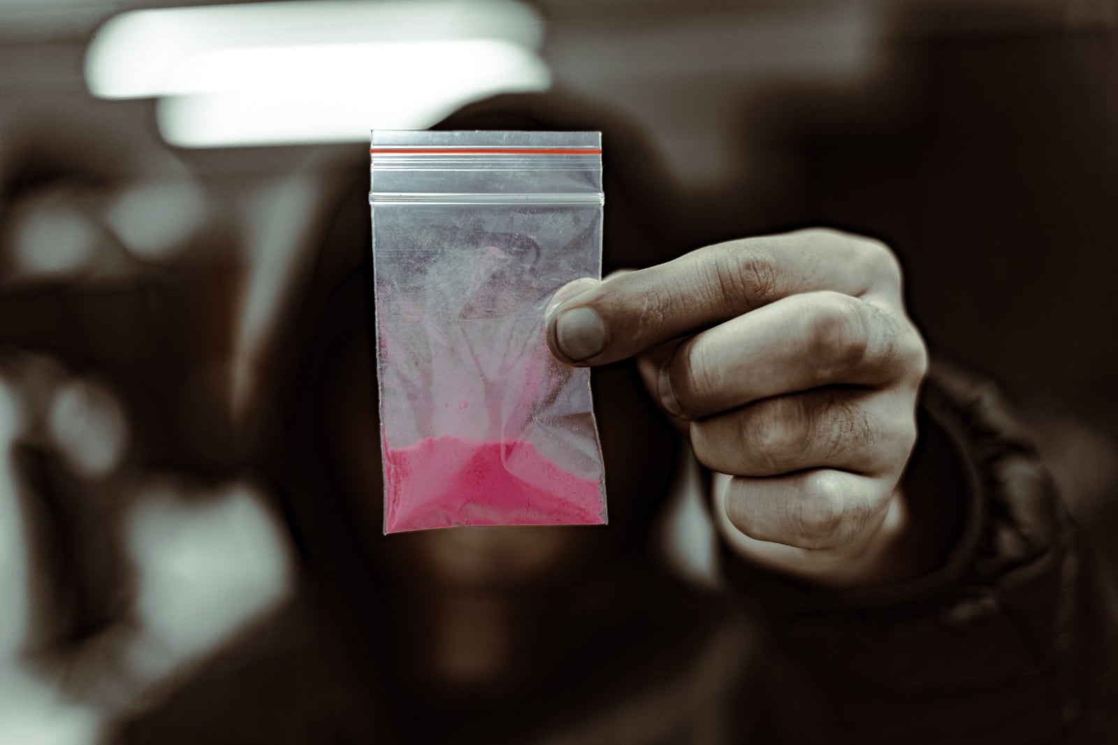 Se habla de “tusi” entendido como una mezcla de sustancias como ketamina, cocaína, MDMA u otros compuestos.  
