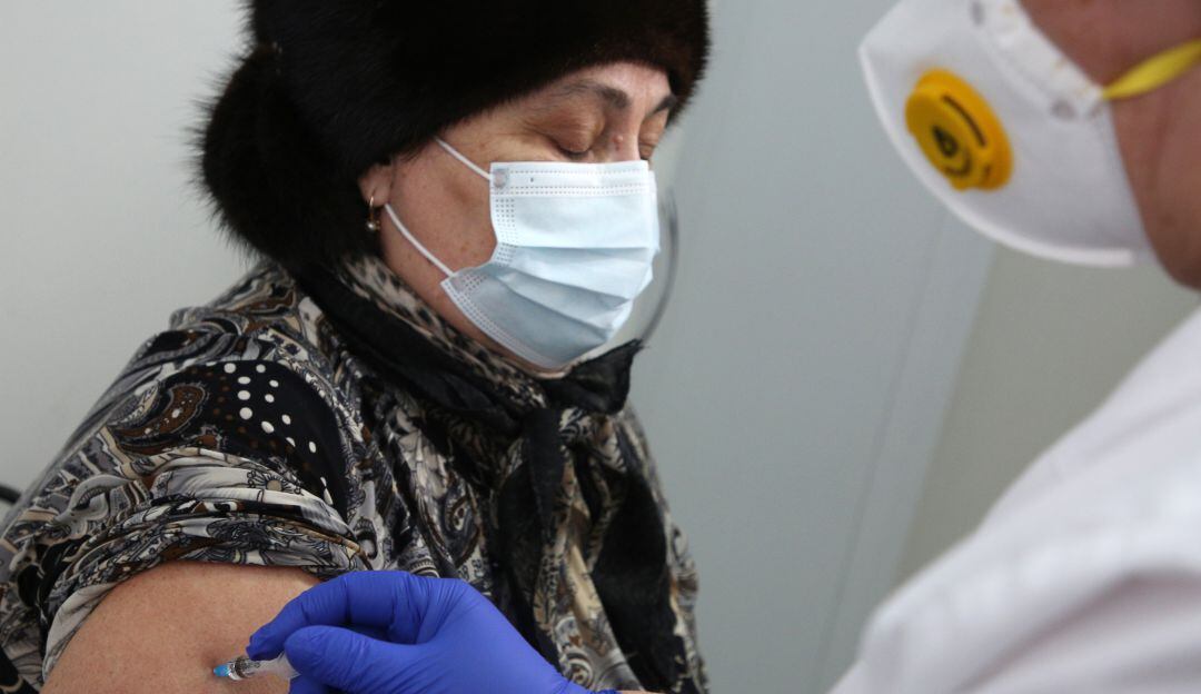 Vacunación en distintas regiones de Rusia.