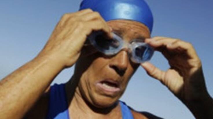 Diana Nyad es la primera persona en nadar sin jaula de protección contra tiburones