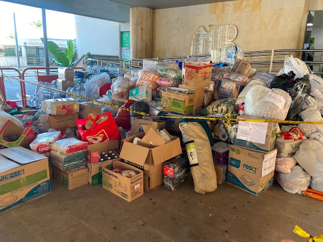 En Bucaramanga ya se han recaudado más de 2 toneladas de ayudas para afectados por terremoto. Foto: Caracol Radio.
