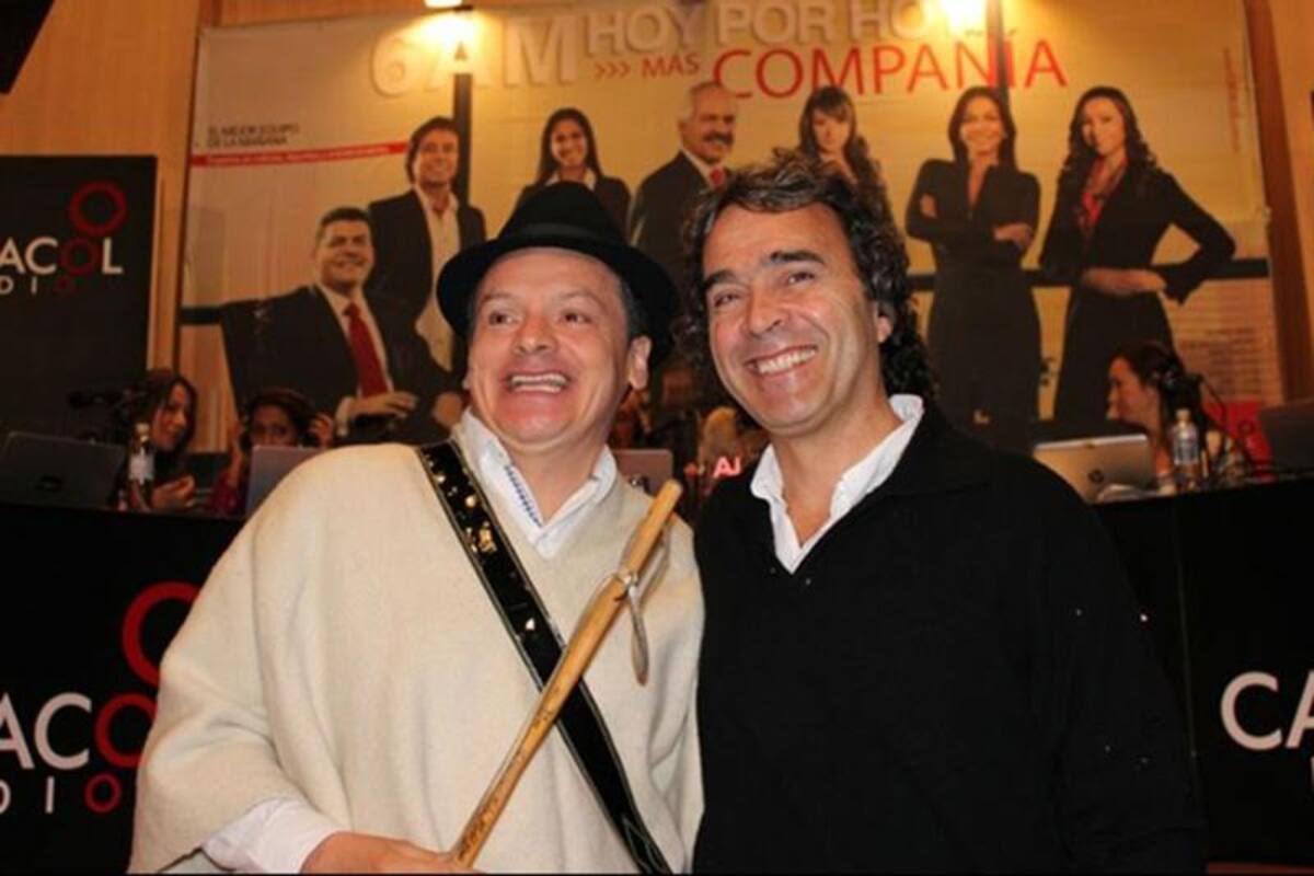 Darío Arizmendi y su equipo desde la ciudad más innovadora del mundo, mostrando lo mejor de Antioquia y sus gentes. Foto: Caracol Radio.