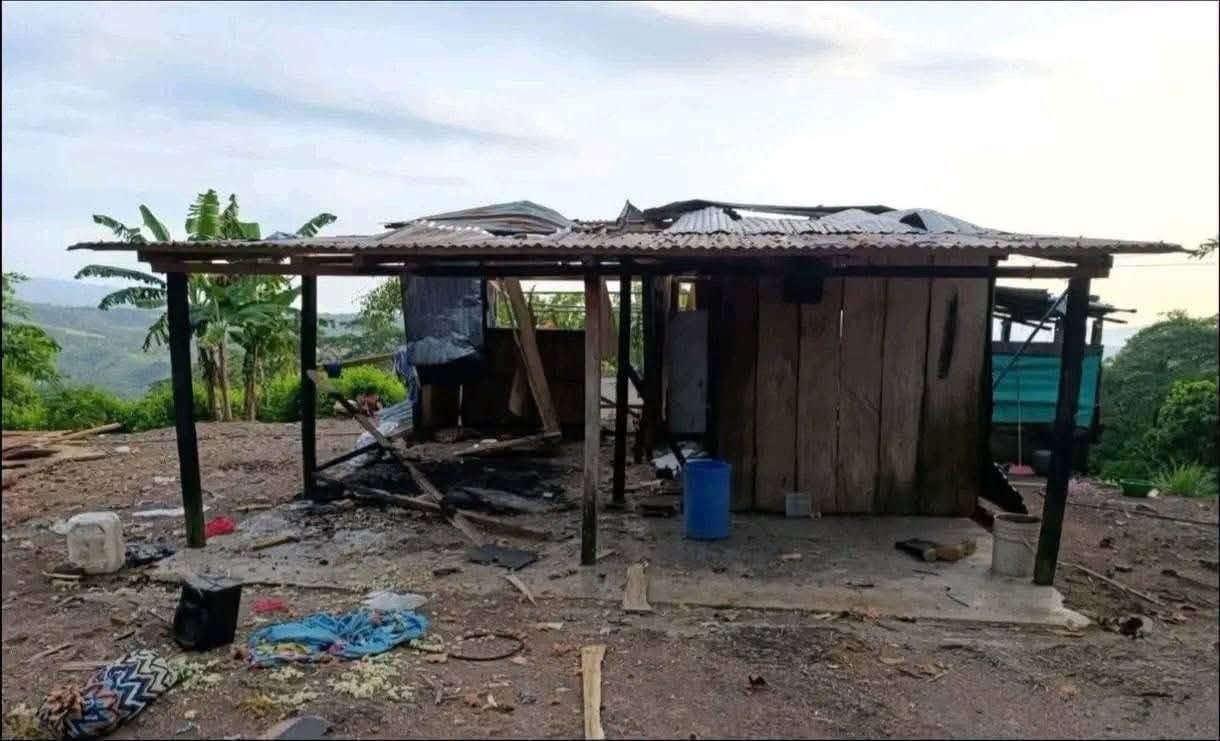 Varias viviendas en zona rural de El Tarra fueron afectadas por explosivos lanzados desde drones. / Foto: Cortesía comunidad.