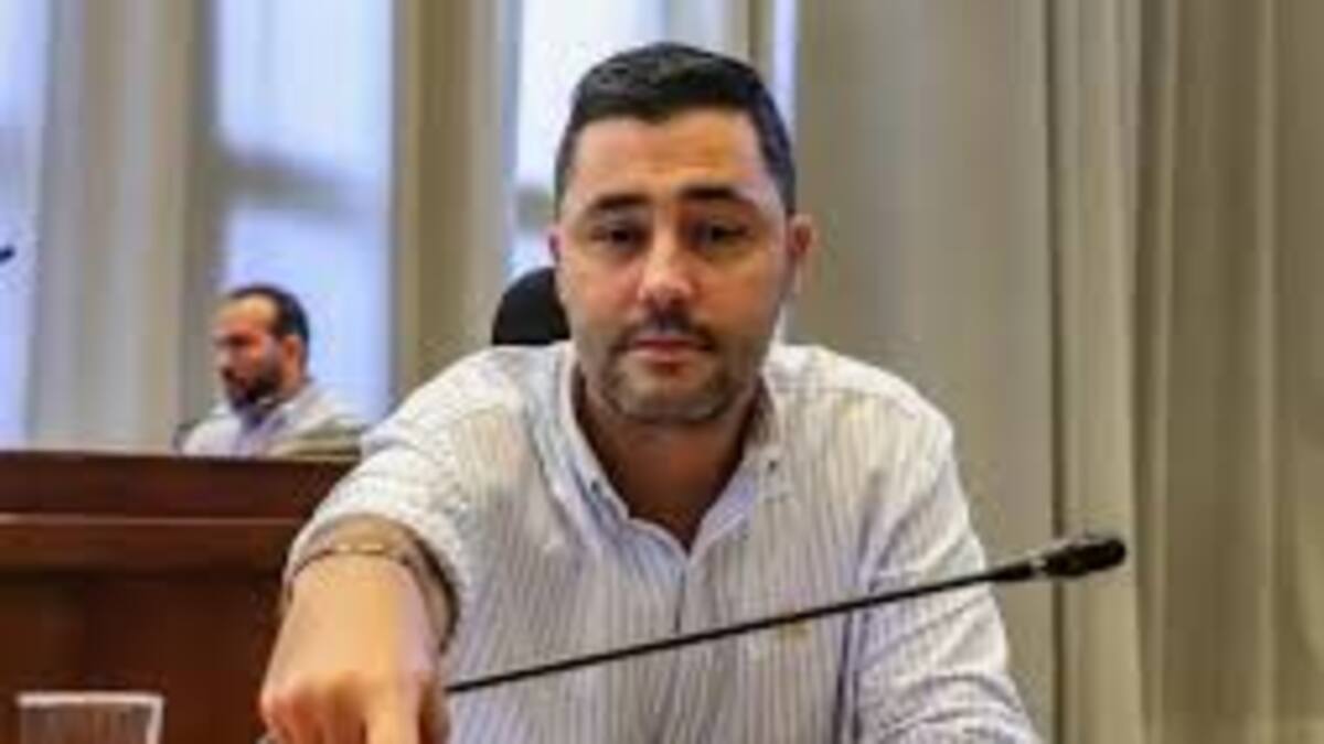 Presidente Petro pidió investigar al concejal Sebastián López tras acusarlo de liderar milicias