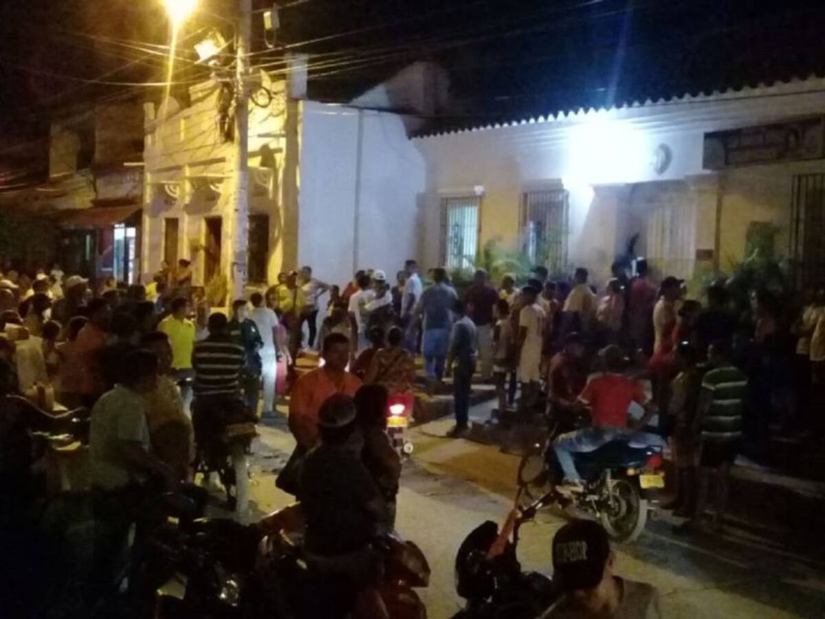 Mueren 2 obreros tras caer a un tubo de aguas residuales en Mompox, Bolívar