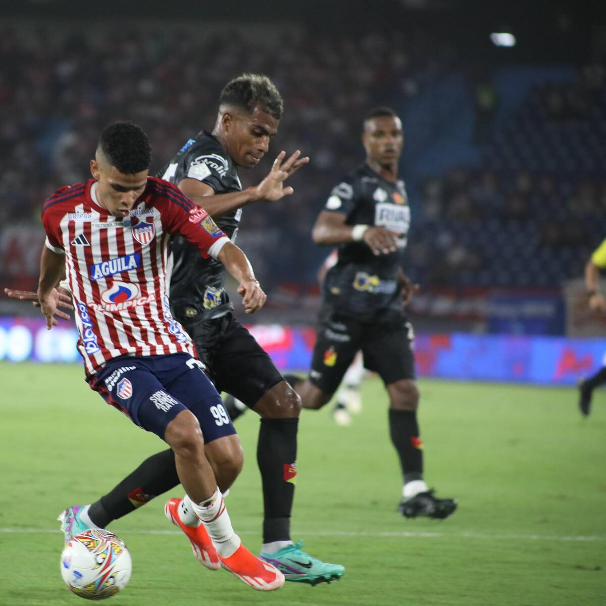 Fuerte sanción en Junior de Barranquilla por insultos contra el árbitro Nicolás Gallo