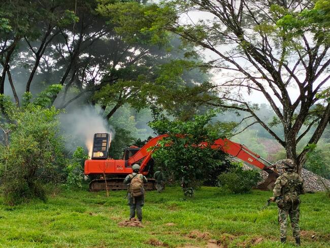 Maquinaria quemada en Bajo Cauca- foto Ejército