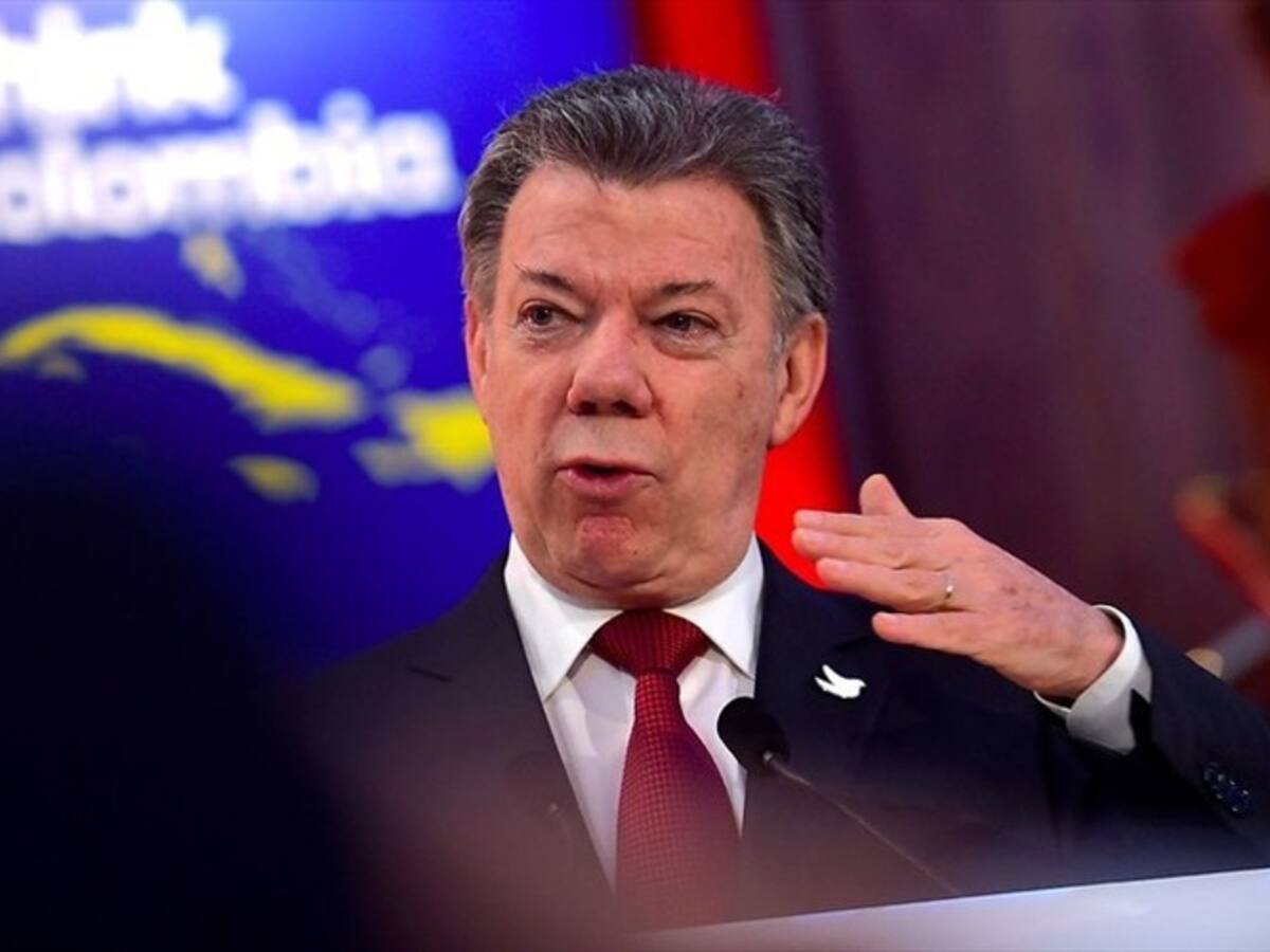 Farc piden a Santos medidas contra paramilitarismo