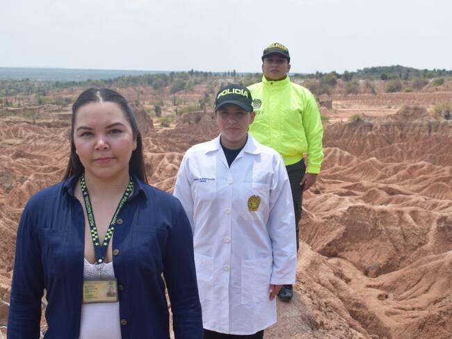 En las jerarquías policiales el máximo grado en el escalfón de oficiales lo ostenta una capitán y de suboficiales una comisario, asimismo, el departamento tiene patrulleras, auxiliares y personal no uniformado.
