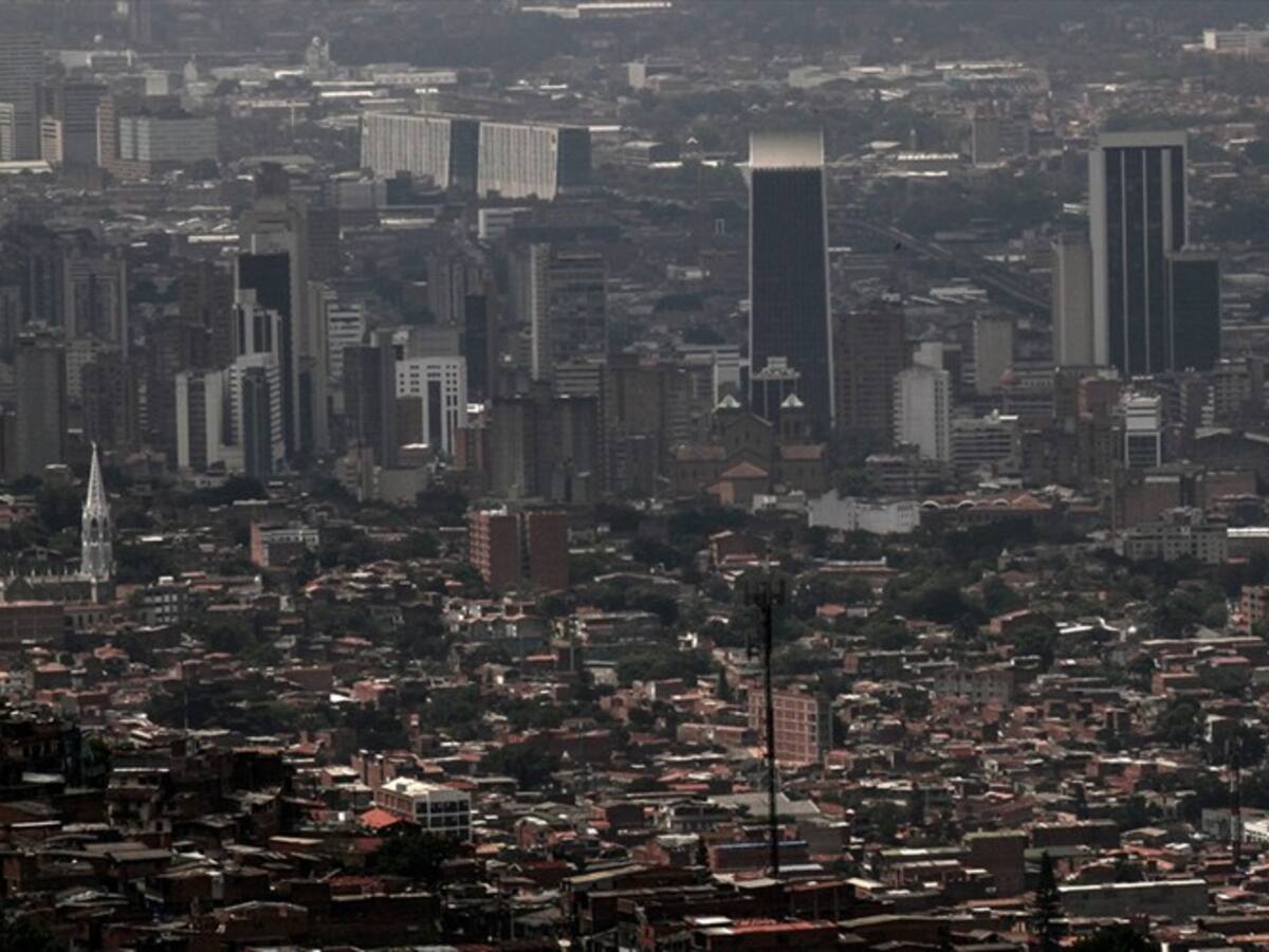Bus eléctrico rueda en Medellín para impulsar movilidad sostenible