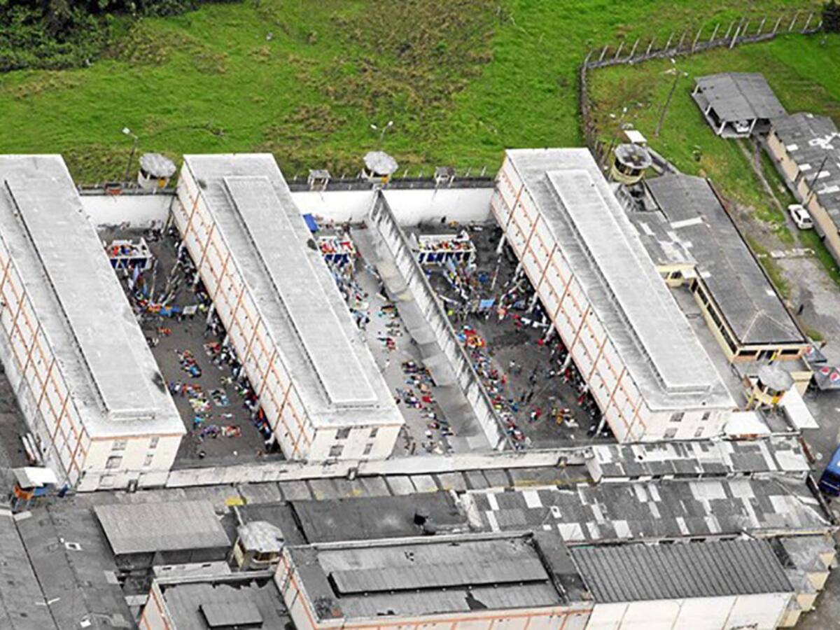 Capturados dragoneantes del INPEC de Manizales por ingresar estupefacientes