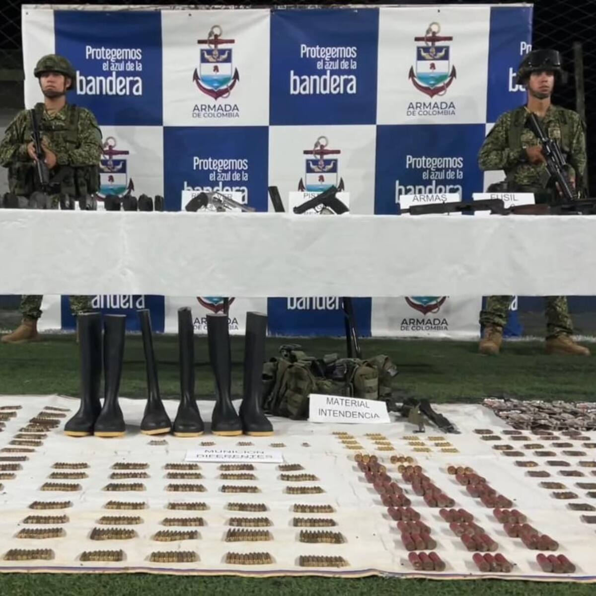 Hallan depósito del Clan del Golfo en Chocó: incautan 4 fusiles y casi 3.000 cartuchos