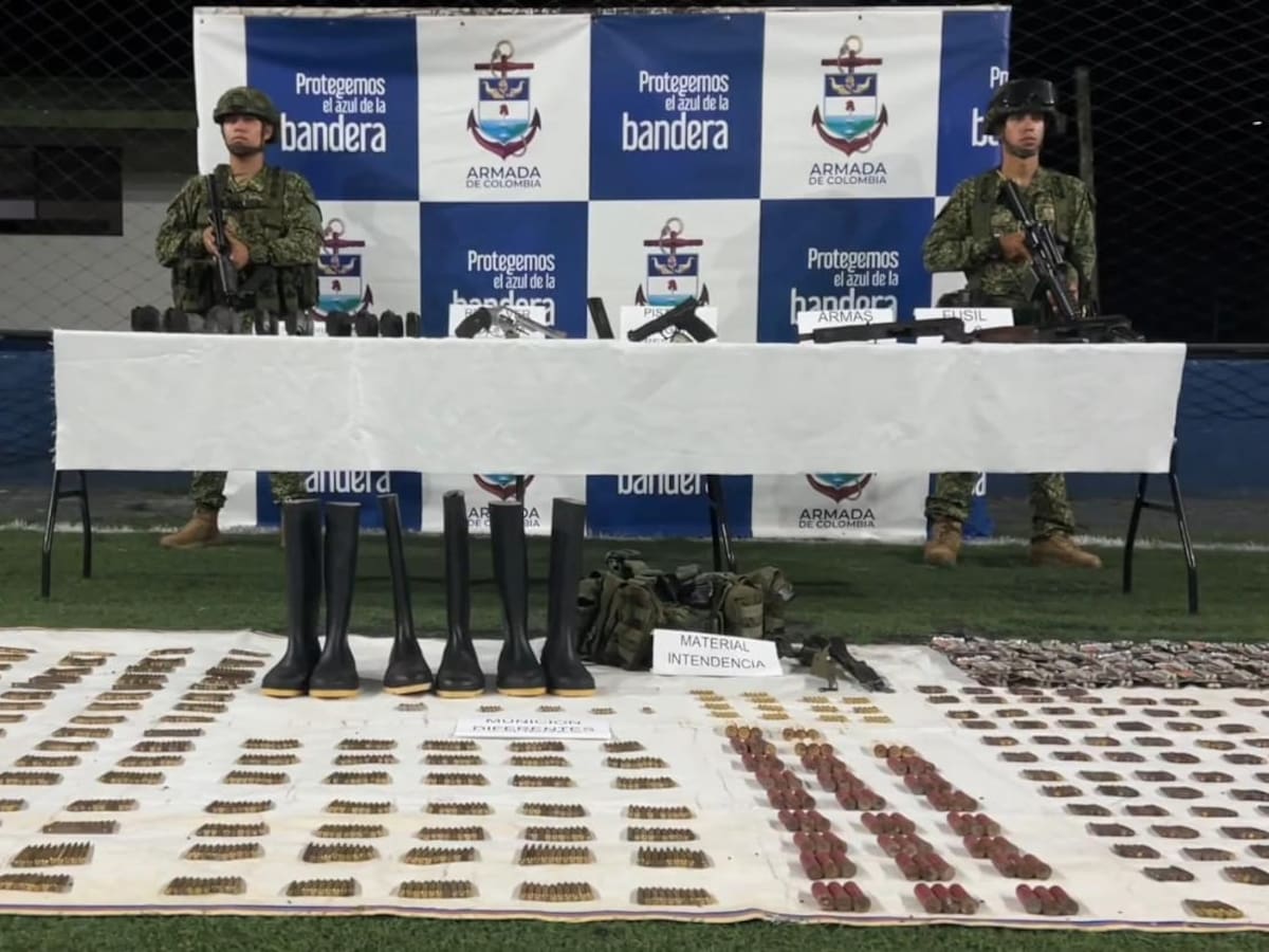 Hallan depósito del Clan del Golfo en Chocó: incautan 4 fusiles y casi 3.000 cartuchos