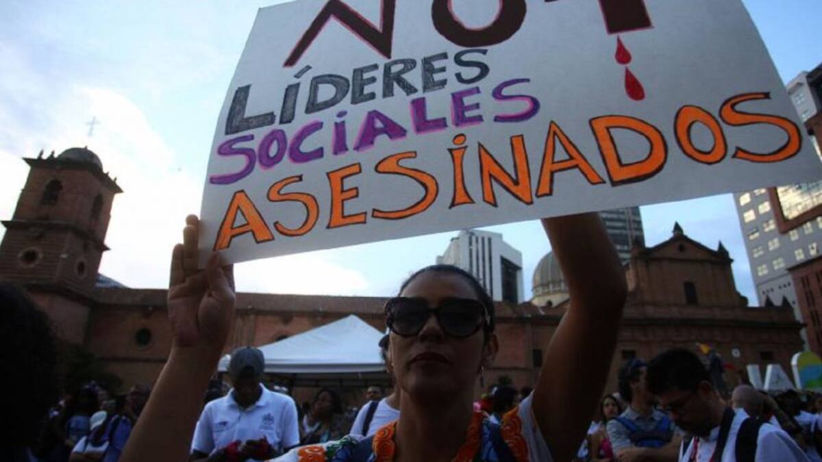 Dos líderes sociales amenazados del Huila salieron del país