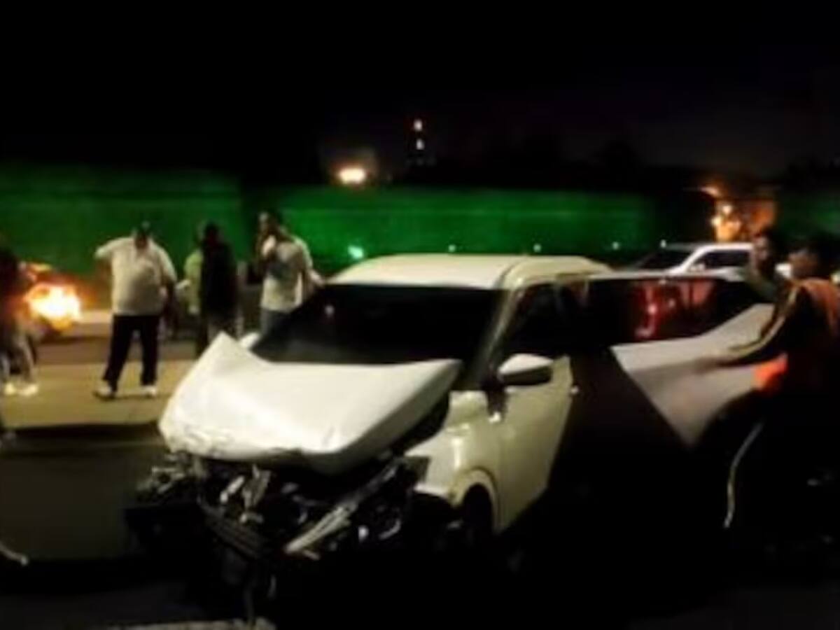 En Cartagena vehículo por poco se va al mar tras sufrir accidente en Av. Santander