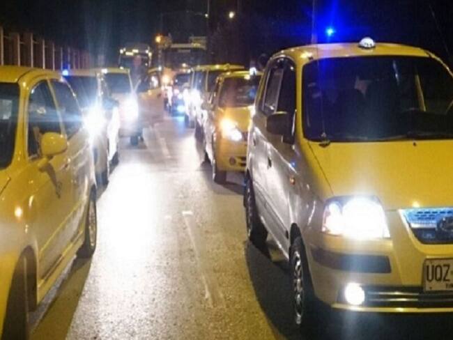 Taxistas rechazan que pico y placa solo continúe para transporte público
