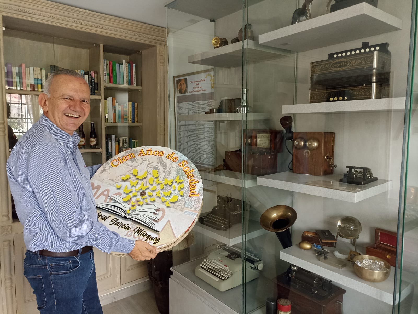 El ingeniero Jorge Iván Salazar y su Macondo en Armenia. Foto Adrián Trejos
