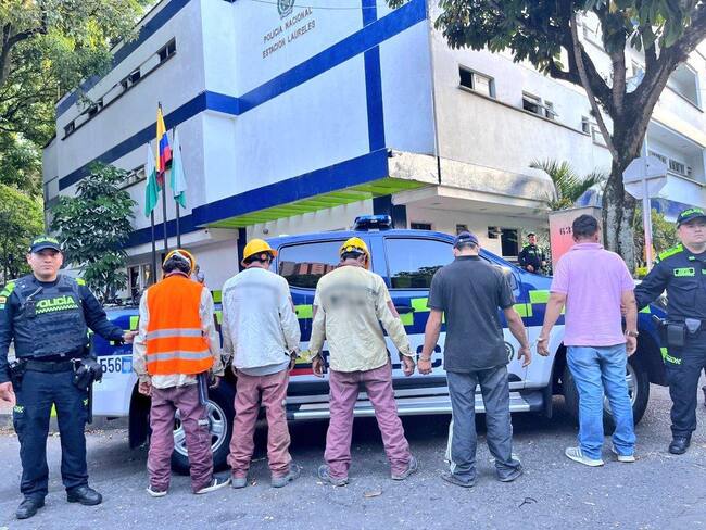 Hombres que se hacían pasar por funcionarios de Empresas Públicas de Medellín, fueron presentadas ante la fiscalía general de la Nación por el delito de hurto.