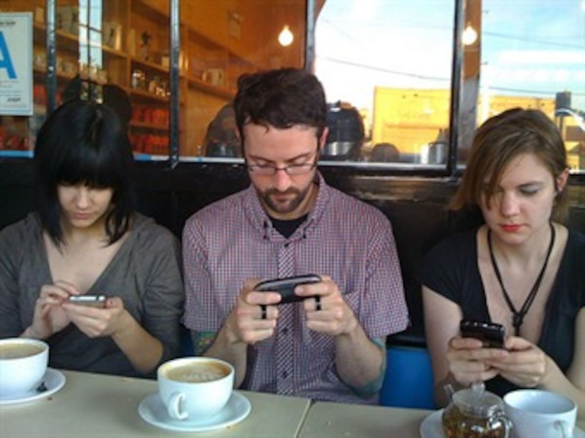 Con la BlackBerry y el iPhone, llegaron los malos modales