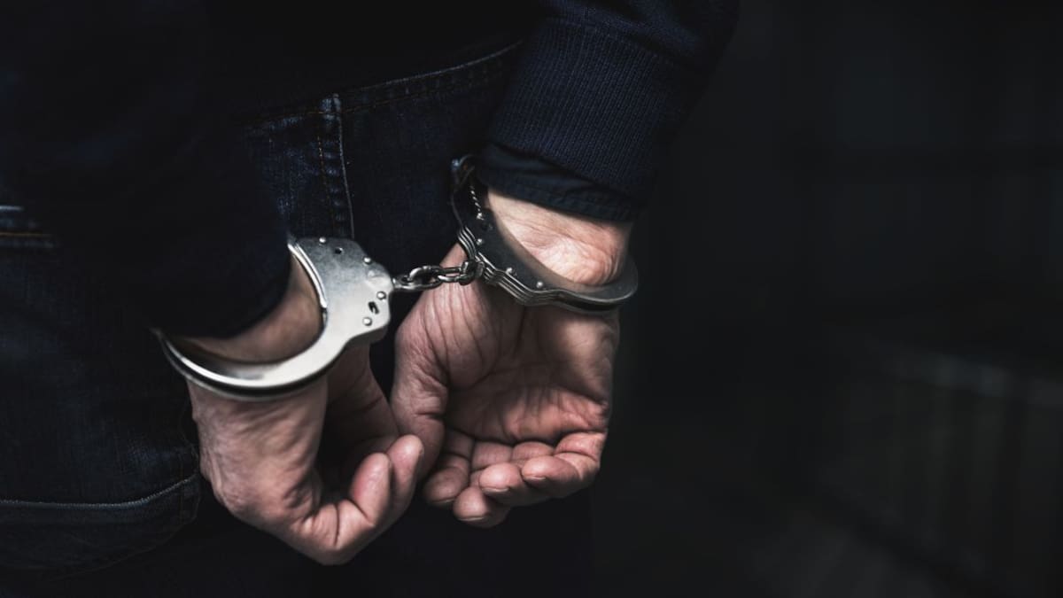 Patrullera, joven de la primera línea y un preso conformaban Banda criminal