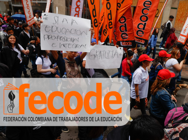 Imagen tomada de Getty Imagenes (Crédito: Anadolu / Colaborador) // Logo tomado de La Federación Colombiana de Trabajadores de la Educación (Fecode)