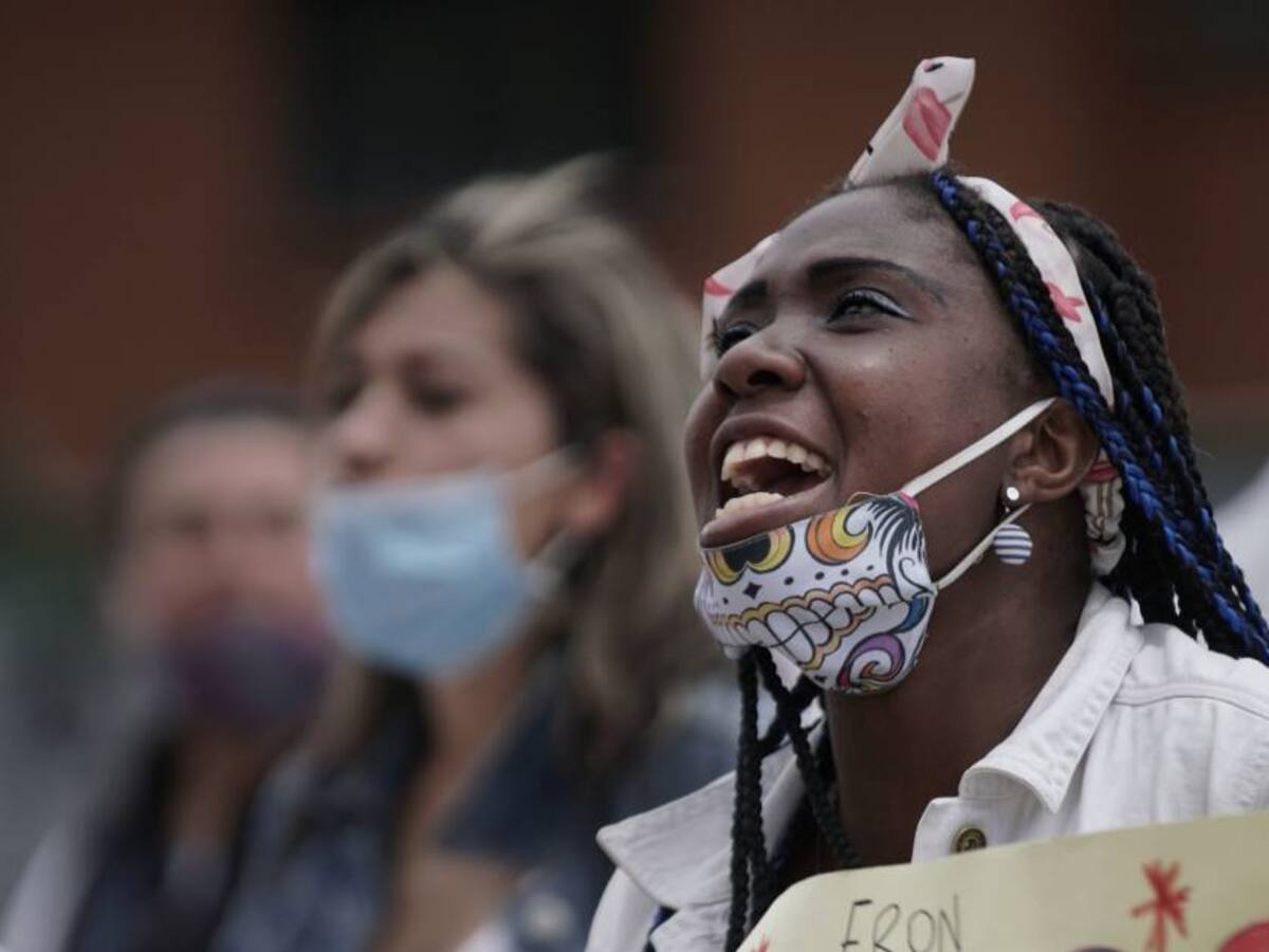 Inequidad laboral: Hombres ganarían hasta un 36% más que las mujeres