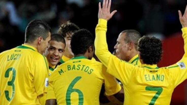 Brasil y Chile cumplen otra cita en octavos con muchas cuentas pendientes. Partido 1:30 pm