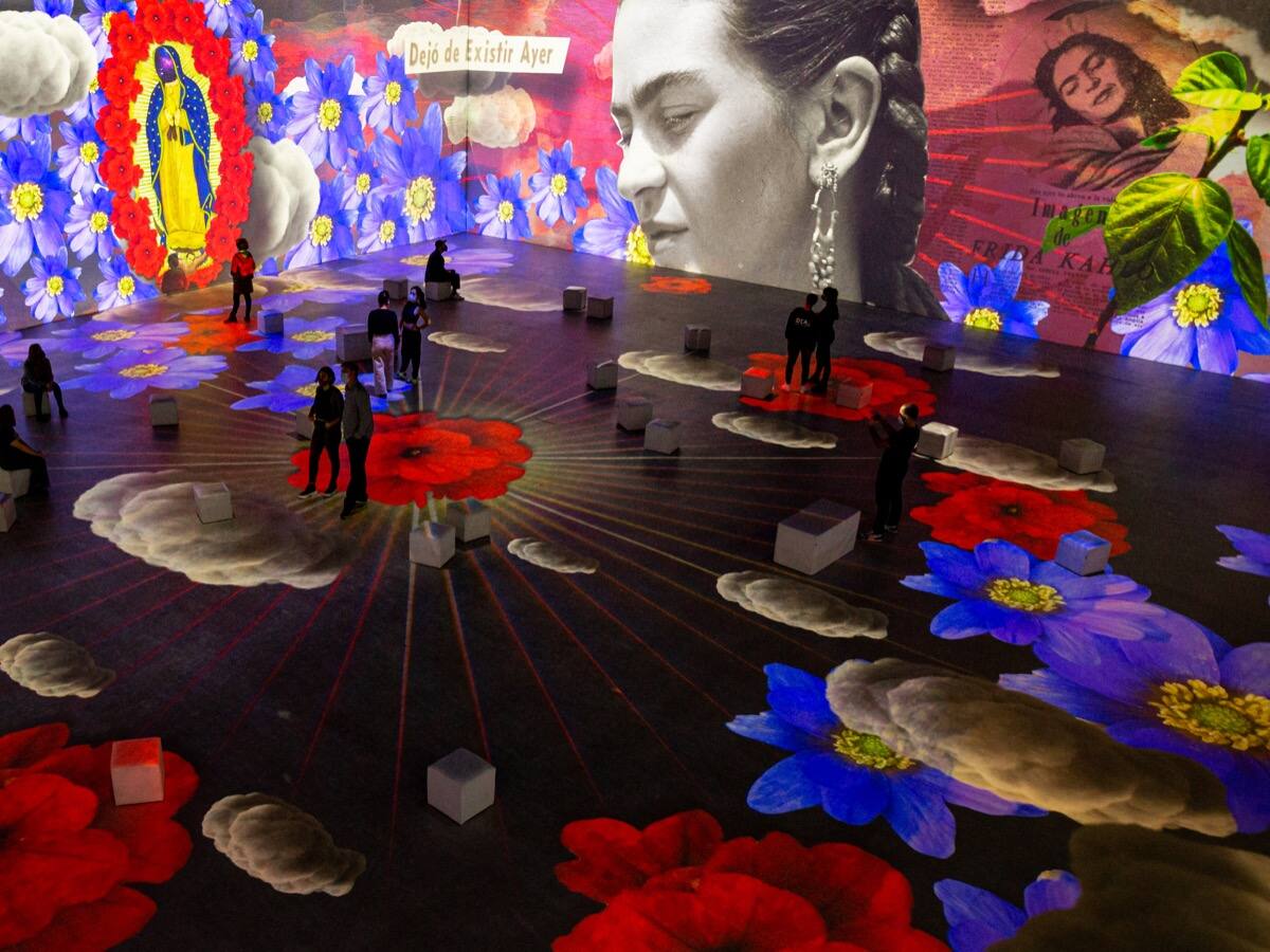 La exposición inmersiva “Frida Kahlo, La Vida de un Icono” se verá en Bogotá