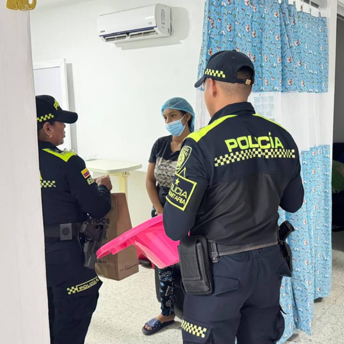 Policía Comunitaria lleva donación al pabellón neonatal del Hospital Divina Misericordia