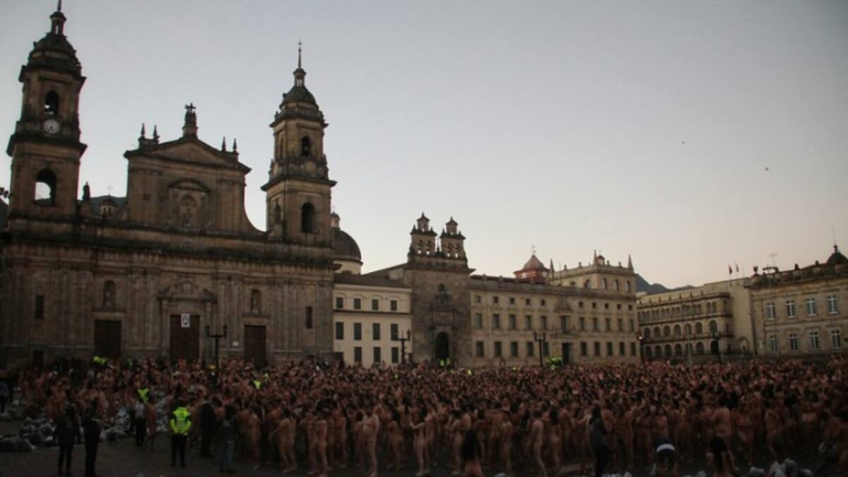 Así fue el tras bambalinas de las fotos de Spencer Tunick en Bogotá