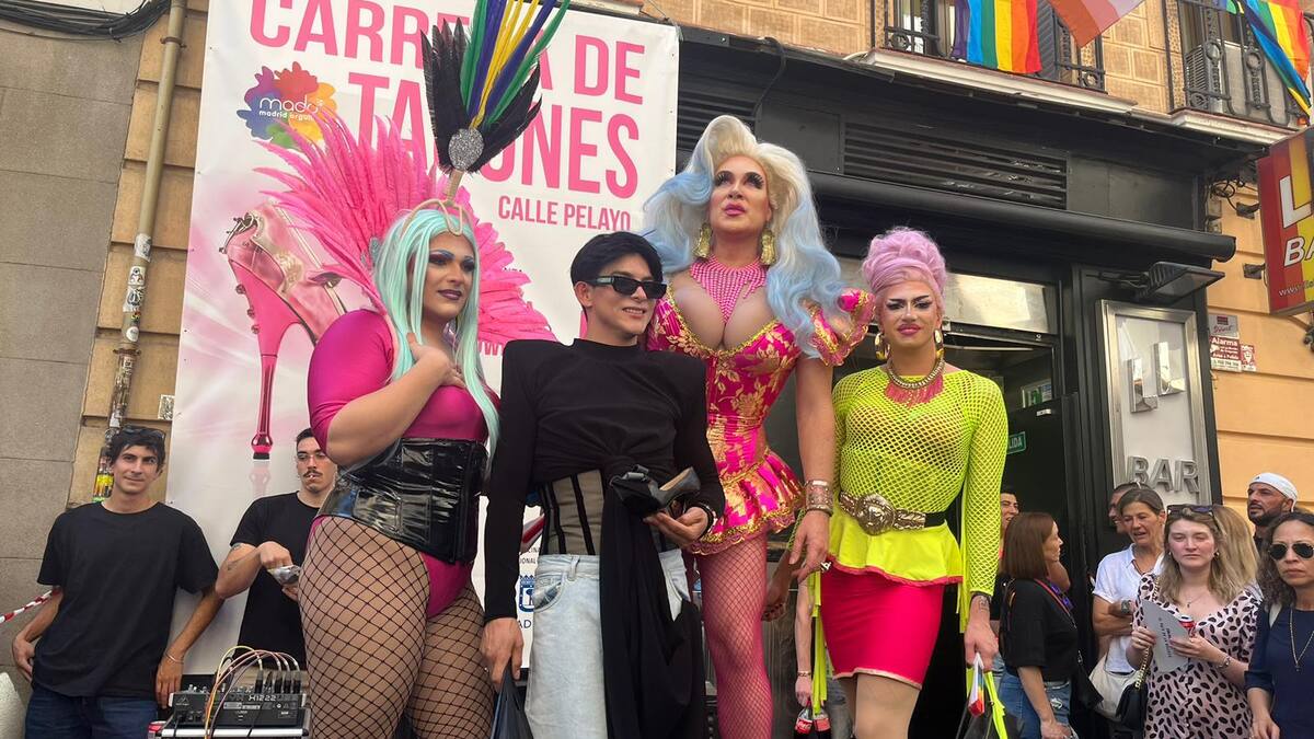 Zantiago Vanegas, el diseñador colombiano que brilla en fiesta Orgullo LGBTIQ+ en Madrid
