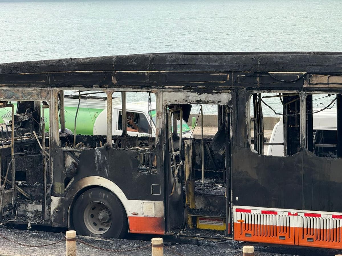 Oportuna reacción de conductor de Transcaribe evitó tragedia tras incendio de bus