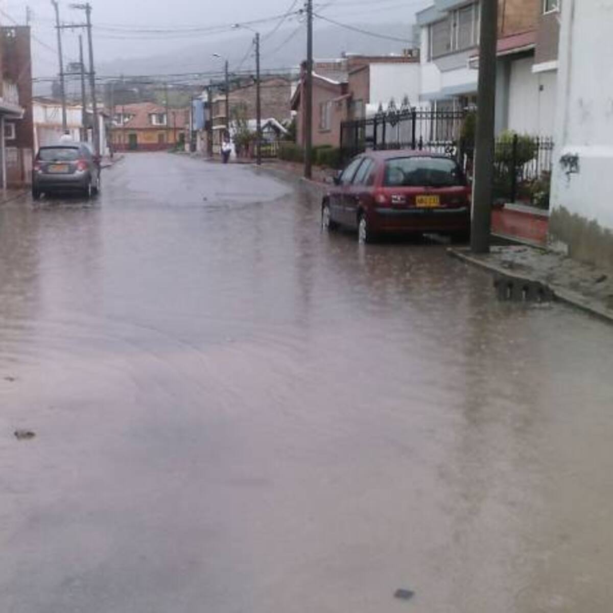 Un hotel y dos calles inundadas dejan las fuertes lluvias en Paipa, Boyacá