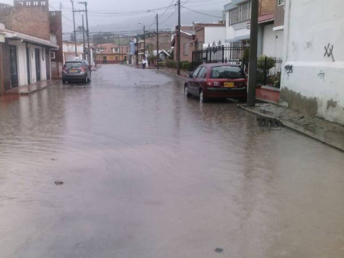Un hotel y dos calles inundadas dejan las fuertes lluvias en Paipa, Boyacá
