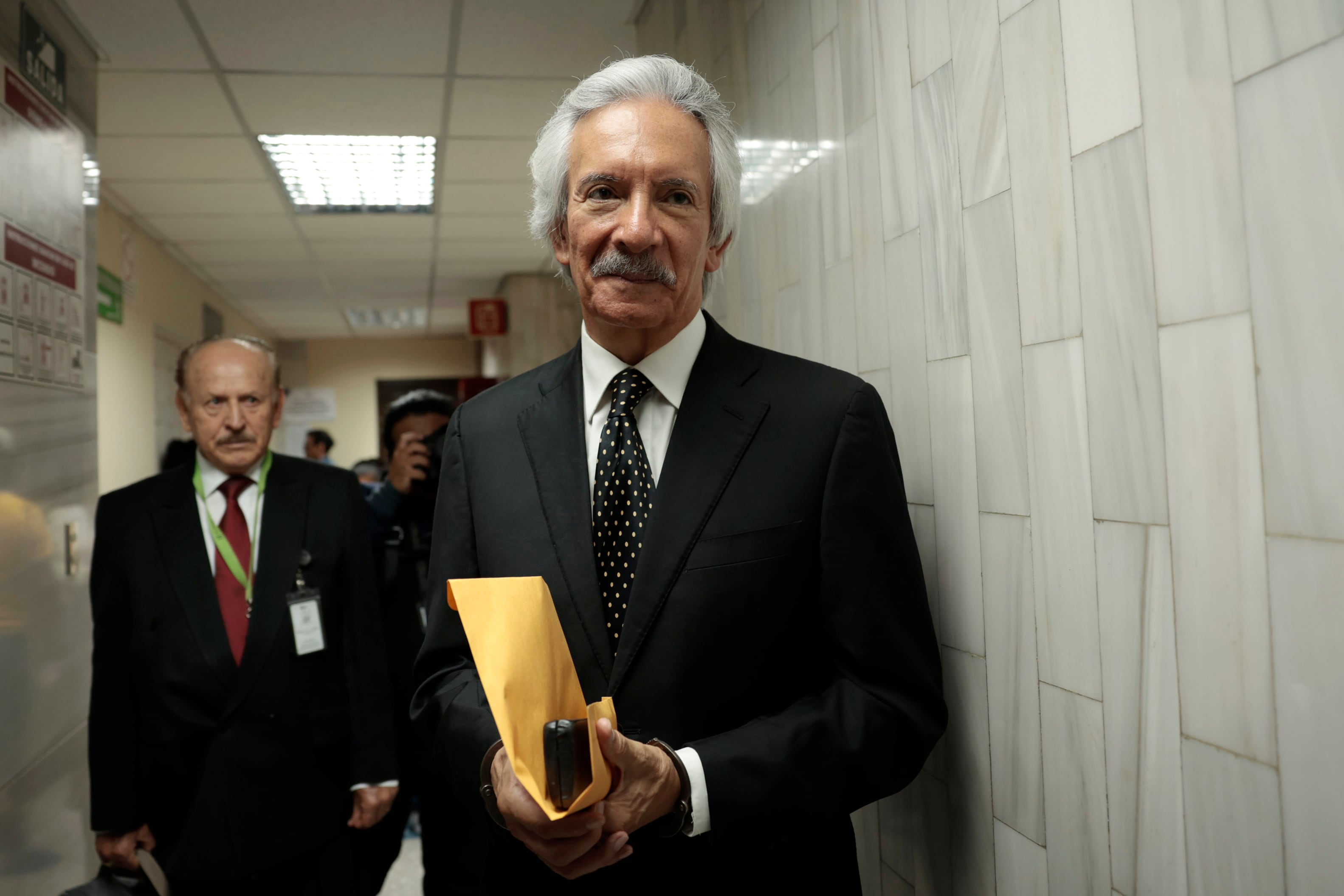 Fotografía de archivo del 15 de mayo de 2024 del periodista guatemalteco José Rubén Zamora Marroquín durante una diligencia en la Torre de Tribunales, en Ciudad de Guatemala (Guatemala).
EFE/ David Toro ARCHIVO
