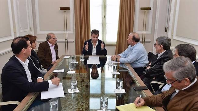 Reunión entre el presidente Juan Manuel Santos con el equipo negociador del Gobierno. Foto: Colprensa - Casa de Nariño