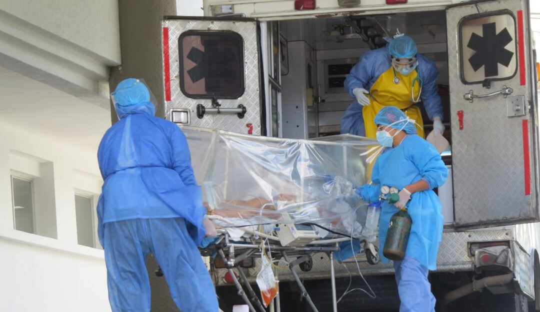 Personal de salud clave no solo en lo médico sino en apoyo psicosocial para pacientes COVID y sus familias